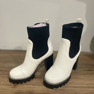 NEW- Azeala Wang never worn platform booties Size 7